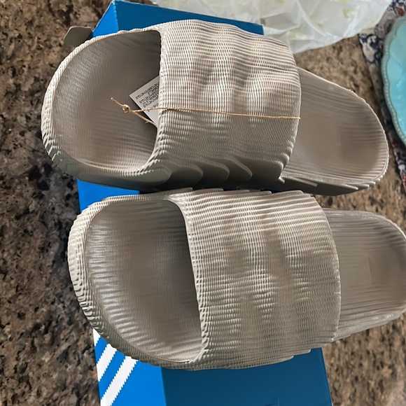 Adidas adilette 22 slides